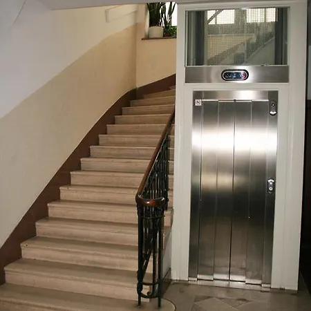 Apartman Opera Attic